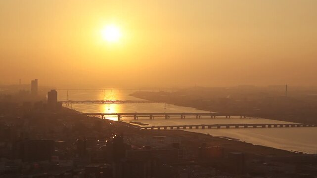 夕暮れの河川敷