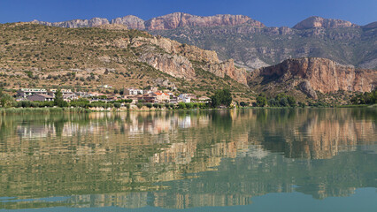 Village and Reservoir of Sant Llorenc de Montgai © Santi Rodríguez