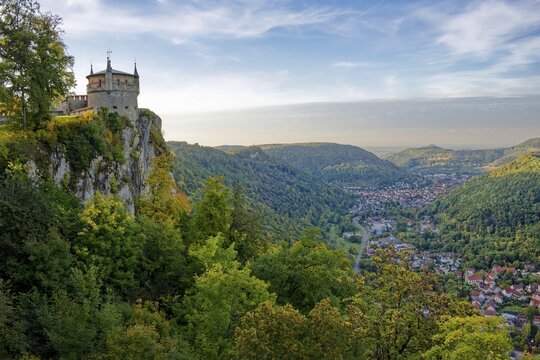 Lichtenstein Castle, also known as W&uuml;rttemberg's fairytale castle, built in the style of historicism, landscape on the Echaz Valley, Lichtenstein, Swabian Jura, Baden-W&uuml;rttemberg, Germany