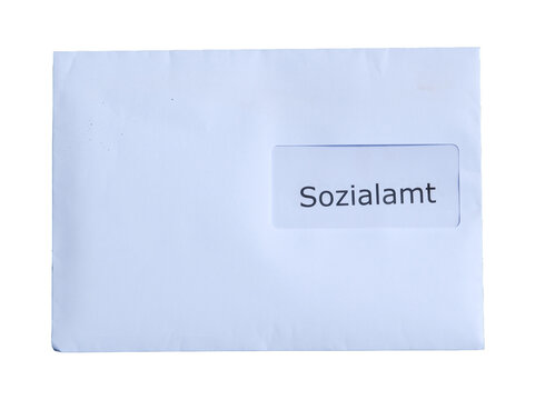 Brief an das Sozialamt, Briefumschlag Couvert, Korrespondenz mit dem Amt f&uuml;r soziale Dienste isoliert vor transparentem Hintergrund