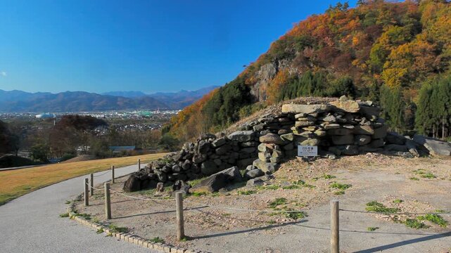 史跡大室古墳群235号墳と長野市街