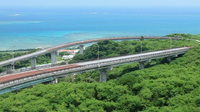 ニライ橋カナイ橋と海とリーフ