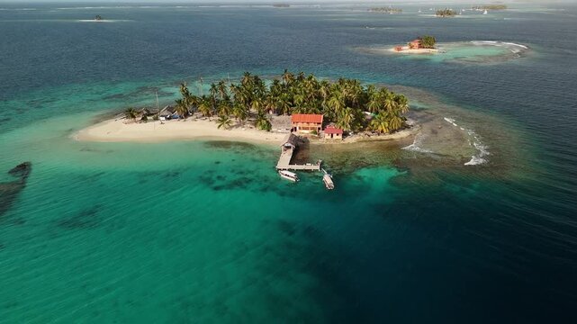 Aerial photograph of the beaches and island of San Blas in Panama, palm trees, clear waters and white sands, Guna Yala