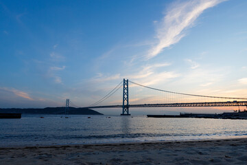 ブルーアワーと明石海峡大橋 © walkingcow3039