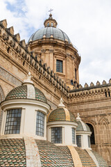 Obraz premium Architectural detail of Palermo Cathedral's tiled dome