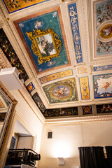 Obraz premium Gilded fresco panels on a Palermo church ceiling