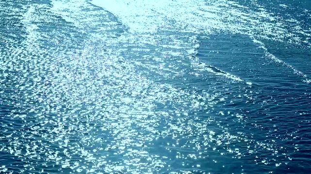 海岸に寄せる波