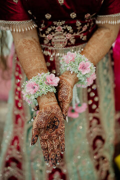 Elegant bridal mehendi details