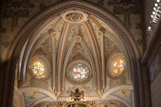 Vault above the altar of the Cathedral of Santa Maria in La Seu d&rsquo;Urgell, Spain   