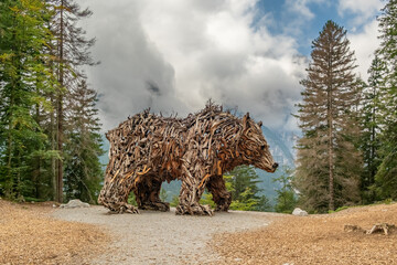 Naklejka premium Large Wooden Bear Sculpture, Molveno, Italy