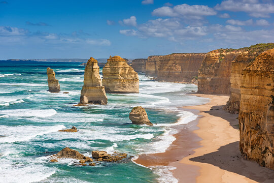 The Twelve Apostles, Port Campbell National Park, Great Ocean Road, Victoria, Australia