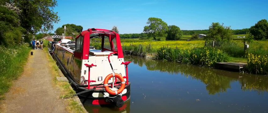Stratford Canal Wootten Wawen Warwichsire England UK
