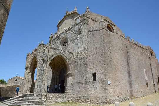 Erice, citadelle m&eacute;di&eacute;vale de Sicile
Perch&eacute; &agrave; 751 m&egrave;tres d&rsquo;altitude sur le mont qui porte son nom, le village d&rsquo;Erice domine la ville de Trapani et la c&ocirc;te occidentale de la Sicile. 