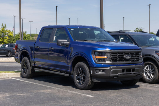 Ford F-150 4X4 Supercrew STX truck at a dealership. Ford offers the F150 with a 2.7L V6 EcoBoost engine. MY:2026