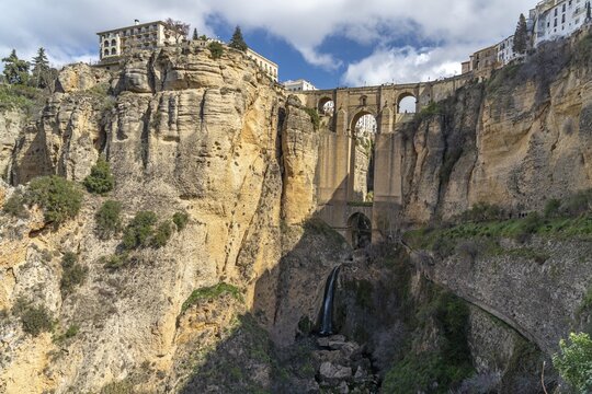 Puente Nuevo New Bridge over the Tajo de Ronda Gorge, Ronda, Andalucia, Spain