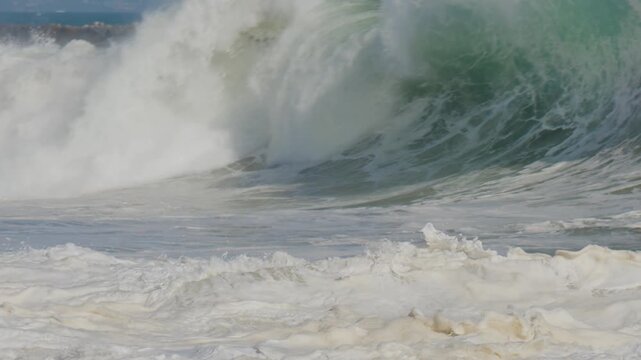 Backwash wave breaking at the wedge