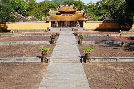 The historic Minh Mang Tomb in Hue, Vietnam - ベトナム フエ 世界遺産 ミンマン帝陵 歴史的建造物