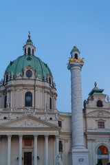 Obraz premium The majestic Karlskirche in Vienna, capturing the essence of baroque architecture and historical grandeur
