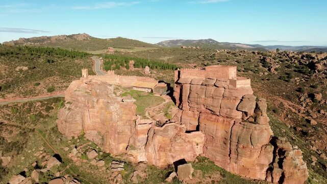 Ch&acirc;teau de Peracense - Castillo de Peracense - Aragon, Espagne - drone 4k