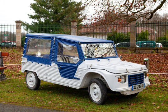 Lamorlaye, France - January 5 2020 : White Citro&euml;n M&eacute;hari