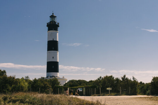 Vue du phare de Chassiron sur la c&ocirc;te de l'&icirc;le d'Ol&eacute;ron