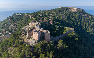 Obraz premium Alanya Castle and Historic Seljuk Shipyard Aerial Panorama on Mediterranean Coast, Antalya, Turkey
