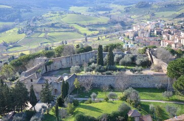 Obraz premium Aerial view of Rocca of Montestaffoli and hills in San Gimignano
