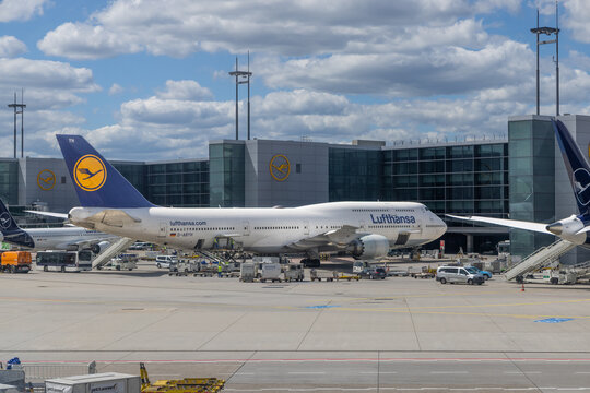 Lufthansa lJumbo Jet at the terminal 1 in Frankfurt