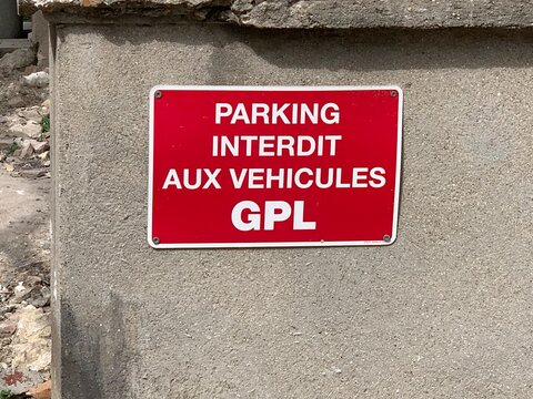 parking interdit aux v&eacute;hicules GPL