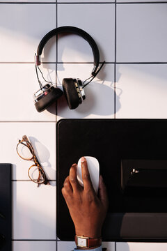 Hand Using Mouse 
