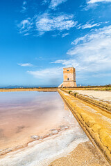 Lo spettacolo multicolore delle saline di Trapani, tra cielo, terra, sole e mare © alessandrogiam