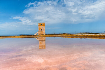 Lo spettacolo multicolore delle saline di Trapani, tra cielo, terra, sole e mare © alessandrogiam