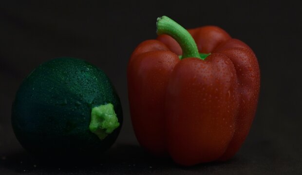 Poivron rouge et courgette ronde de Nice