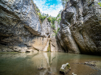 Waterfall "Momin Skok", Negovanska (Emenska) eco-trail © estivillml