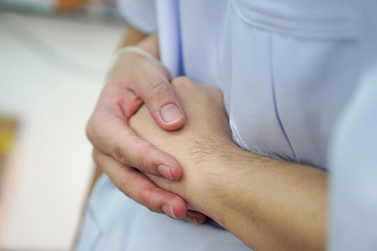 Correct Hand Position for Heimlich Maneuver During Choking Emergency