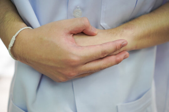 Positioning the Second Hand for Heimlich Maneuver Choking Rescue