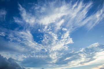Obraz premium Wispy Clouds in a Blue Sky