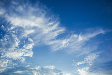 Obraz premium Blue Sky With Wispy Clouds