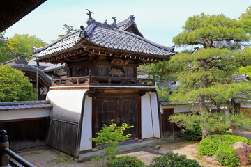 Fototapeta premium Chionji Temple, with a massive wooden gateway and shrine in Monju, Miyazu, Kyoto, Japan
