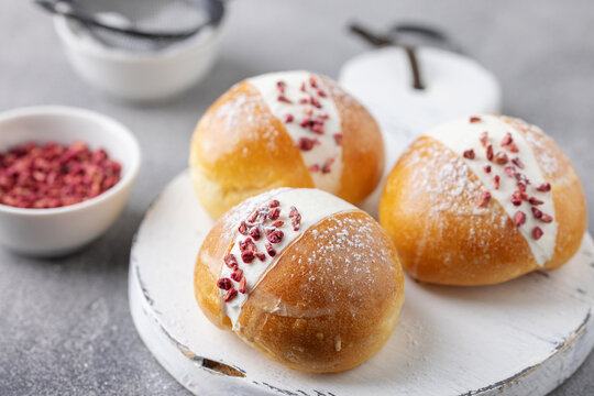 Maritozzo is a wonderful Italian dessert. Sweet and fresh whipped cream sandwiched between brioches.