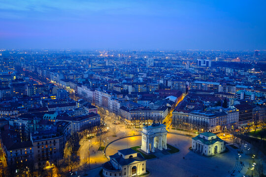 Italy, Milan, cityscape with Arco della Pace in the evening