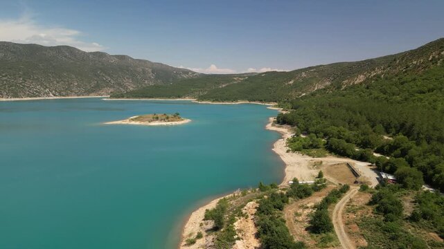 Tourism at Canelles Reservoir, Finestres
