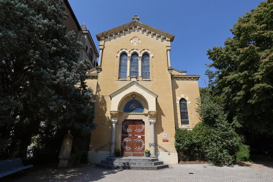 Chapelle La Colombi&egrave;re, de style n&eacute;o-byzantin et art d&eacute;co, ville de Paray le Monial , d&eacute;partement de la Sa&ocirc;ne et Loire, France