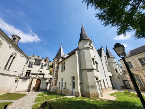 B&acirc;timent public, H&ocirc;tel d'Effiat et biblioth&egrave;que municipale, ancien h&ocirc;pital de Montrichard, Loir et Cher, France