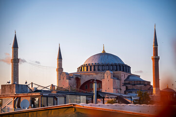 Naklejka premium Istanbul city of Sunset or Sunrise citycape is beautiful scenery of summer with lifestyle travel, tourism and vacation in Istanbul town buildings .Turkey.