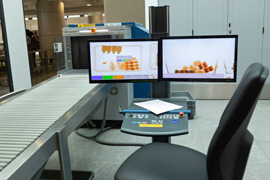 scanner de contr&ocirc;le dans un a&eacute;roport