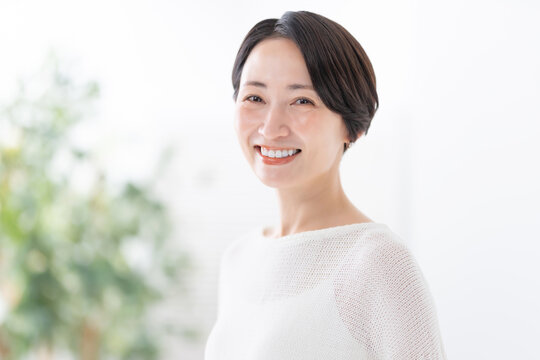 女性