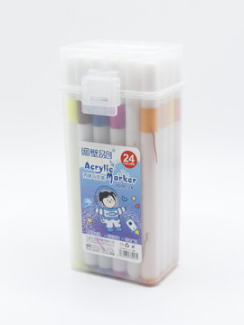 Gebi Pinchuang acrylic paint markers in Manila, Philippines