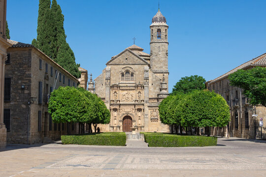 Plaza V&aacute;zquez de Molina con arquitectura renacentista, &Uacute;beda, Espa&ntilde;a