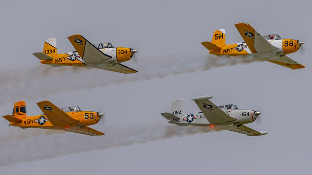 Beechcraft T-34 Mentor warbird formation flypast